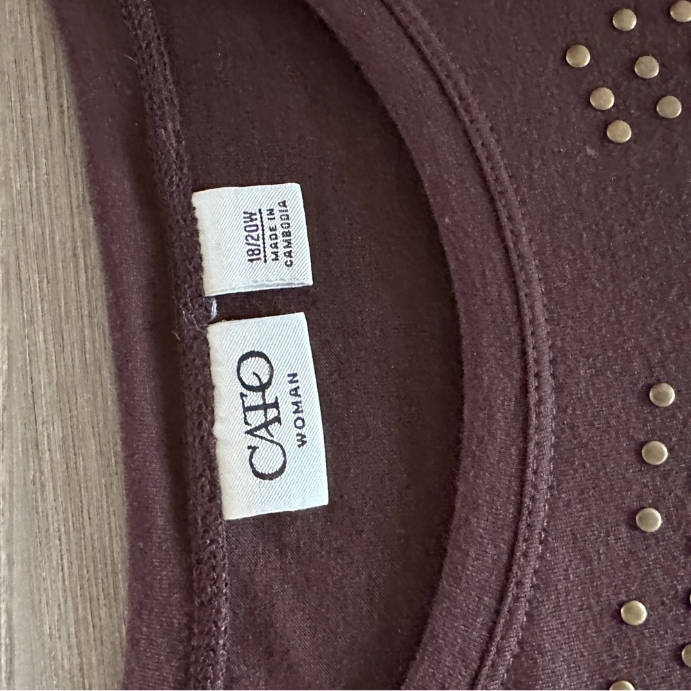 Cato Top - Picture 2 of 2